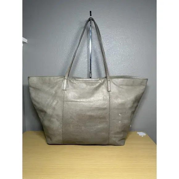 Hobo International Large Kingston Champagne Metallic Leather Tote Bag - Picture 4 of 16